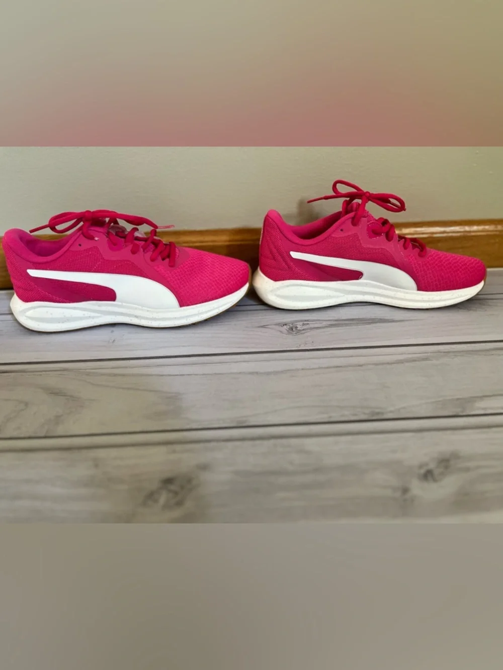 New women’s Puma twitch pink soft foam runner tennis shoe sneaker. Size 8.5